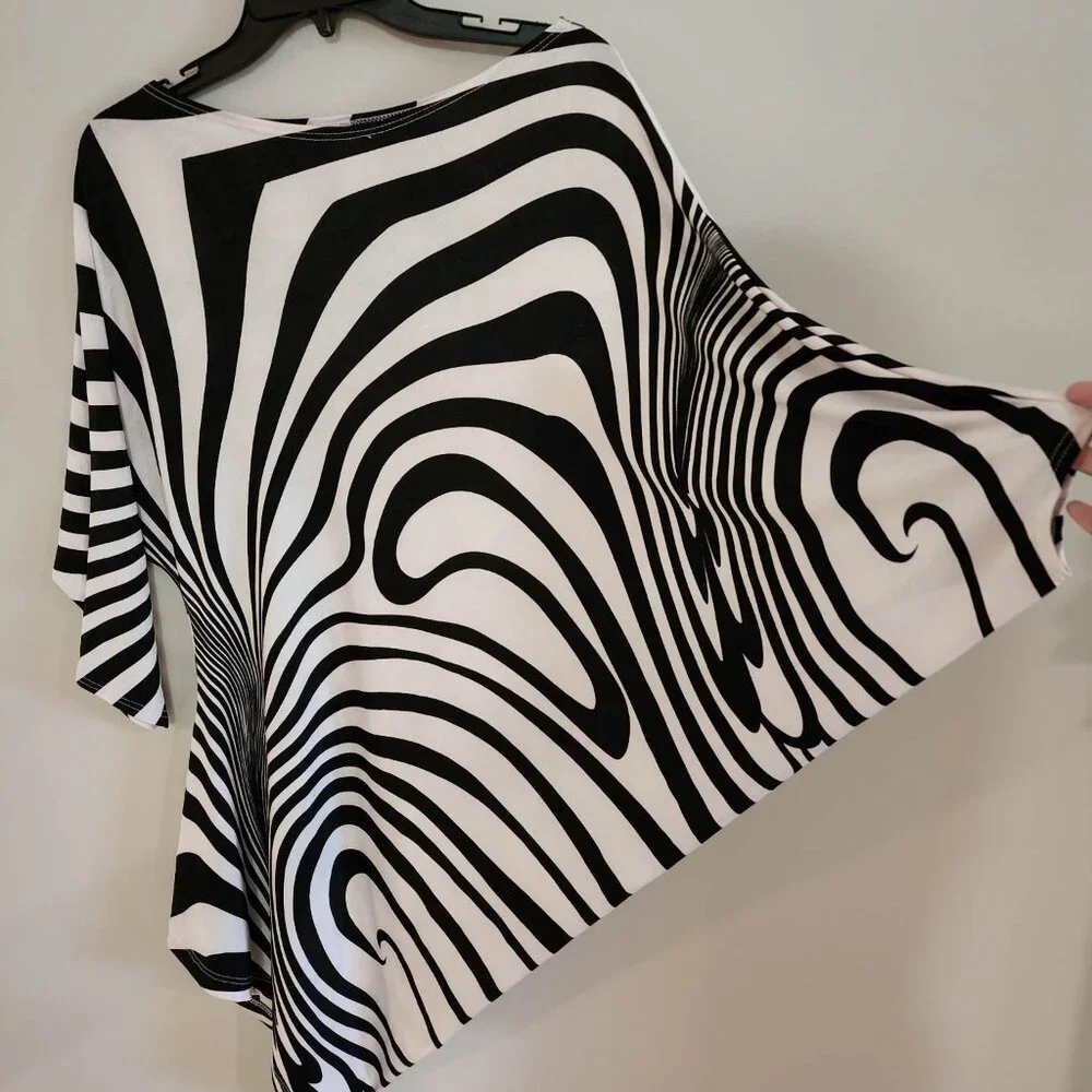 Kanvas Bat Wing Top - Picture 1 of 7